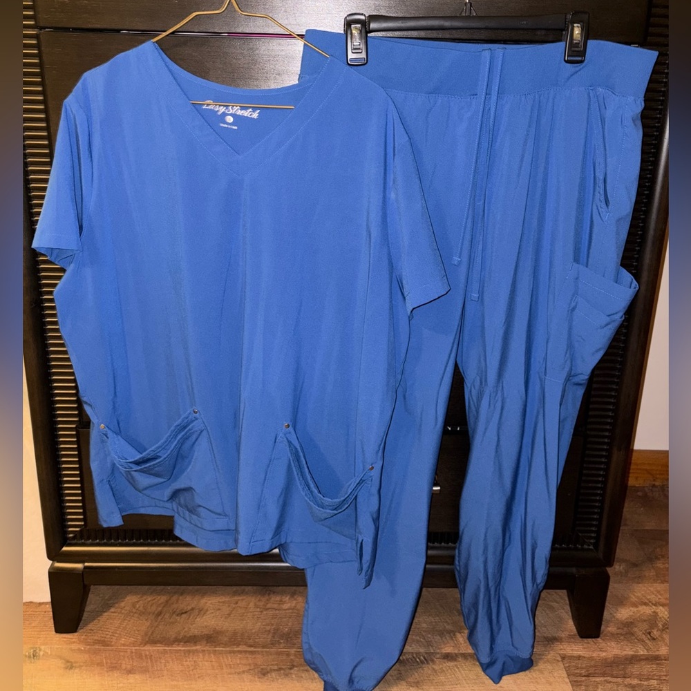Easy STRETCH Scrub Set from Uniform Advantage